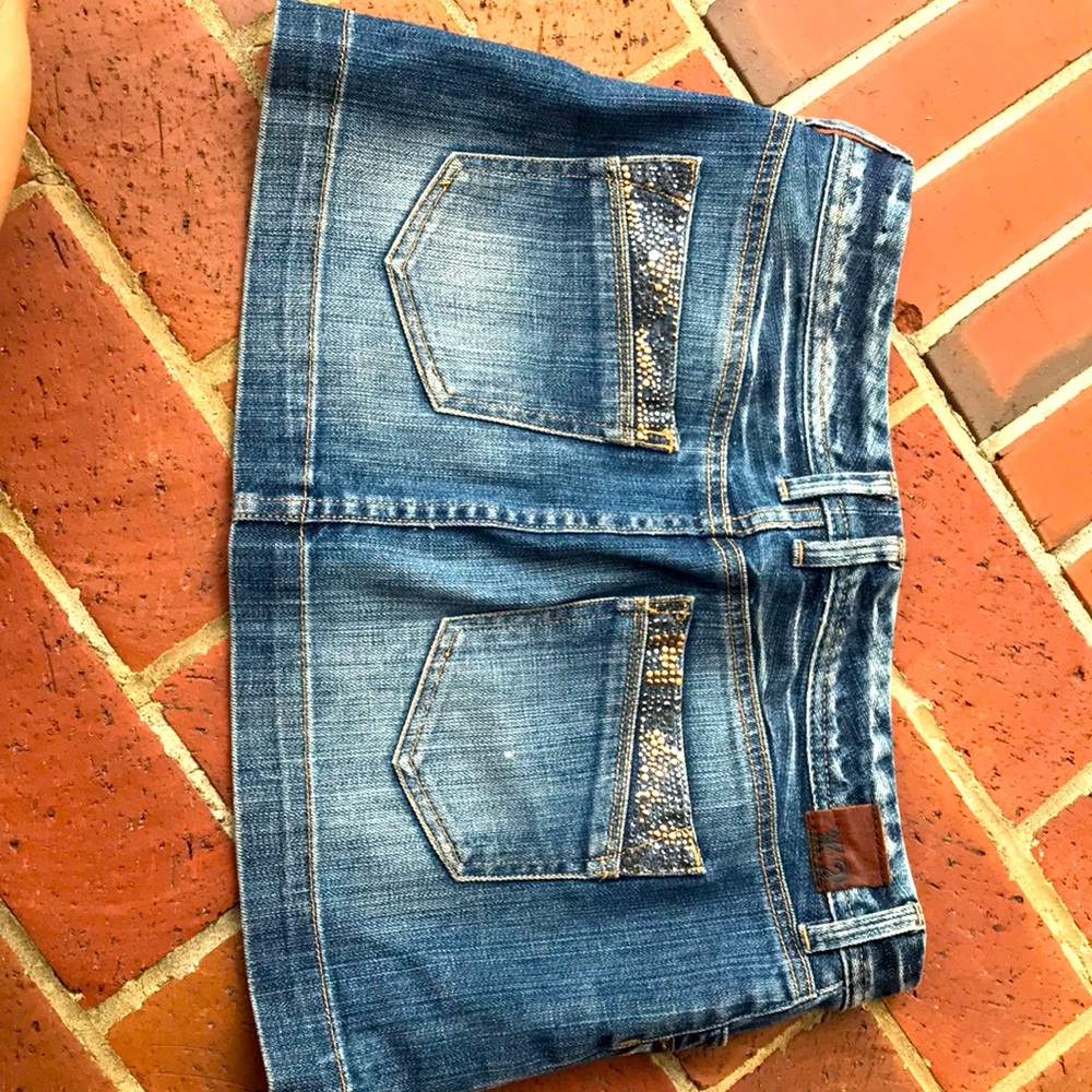 Sassy denim skirt